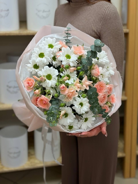 Букет из кустовых роз и хризантем "Мои чувства"