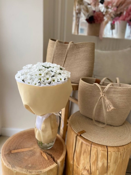 Букет из 11 хризантем сантини "Сказка о ромашках"