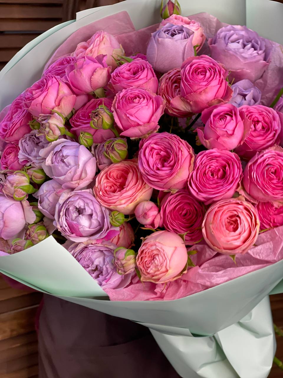 Букет кустовой розы | Купить букет из кустовой розы в Киеве с доставкой по Украине | SuperFlowers