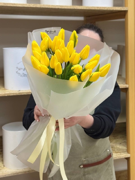 АКЦИЯ. Букет из 25 классических желтых тюльпанов