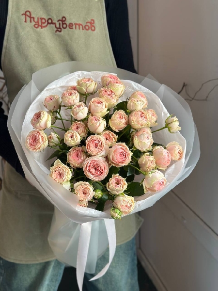 АКЦИЯ. Букет из 9 кустовых роз "Кэти"