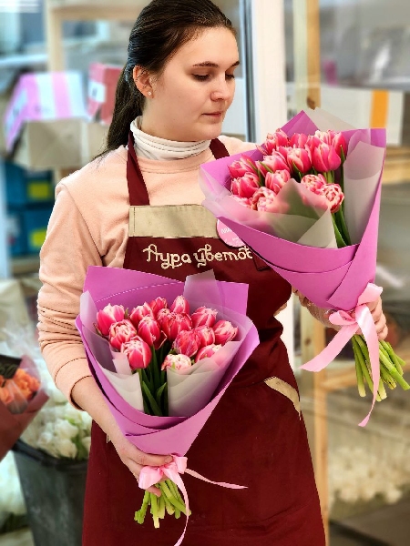 Букет из 15 розовых пионовидных тюльпанов