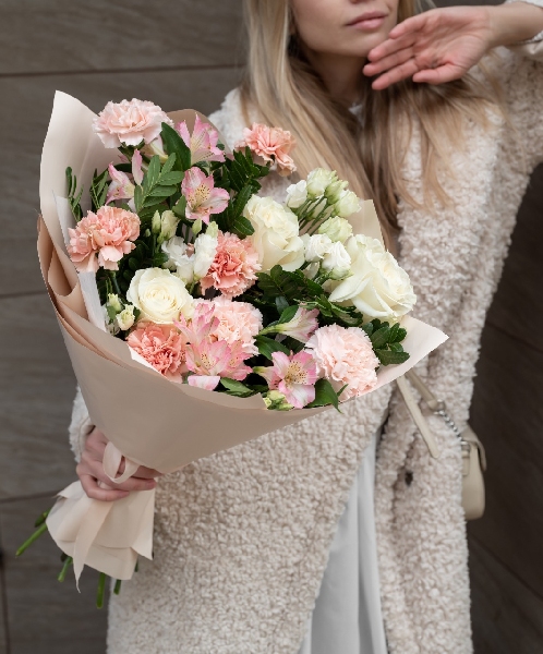 Букет с белыми розами "Послание без слов"