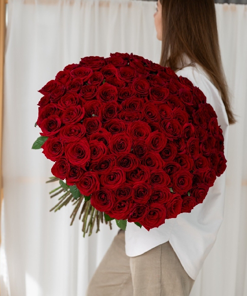 АКЦИЯ. Букет из 101 красной Российской розы Рэд Наоми