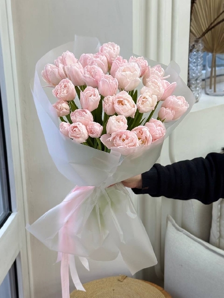 АКЦИЯ. Букет из 25 пионовидных крашенных тюльпанов