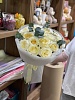 Букет из 15 роз Кенделайт с эвкалиптом "Катюшка"