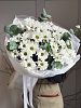 Букет с кустовыми хризантемами "Облако ромашек" для мамы
