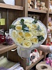 Букет из 15 роз Кенделайт с эвкалиптом "Катюшка"