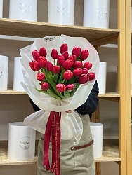 АКЦИЯ. Букет из 25 классических красных тюльпанов