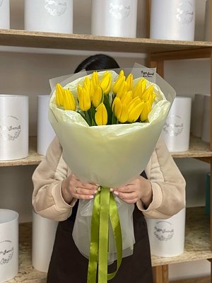 АКЦИЯ. Букет из 25 классических желтых тюльпанов