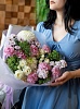 Букет с одноголовой хризантемой "Лунный сад"