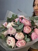 Букет с пионами и эвкалиптом 