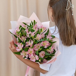 Букет из 9 розовых альстромерий