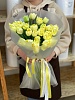 Букет из 25 пионовидных лимонных тюльпанов