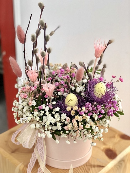 Пасхальная композиция с гипсофилой "Светлый день"