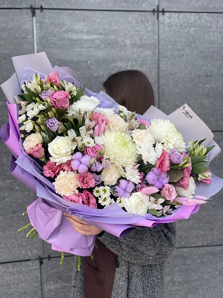 Букет с розами и хризантемами "Для неё"