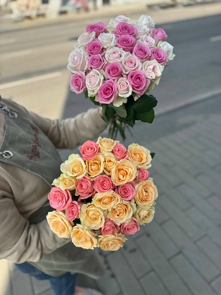 АКЦИЯ. Букет из 25 Российских роз (нежный микс) (130₽/шт)