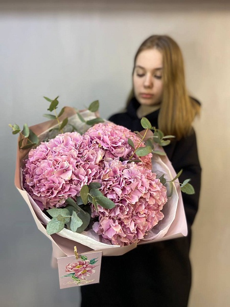 Букет из гортензий и эвкалипта "Мое признание"
