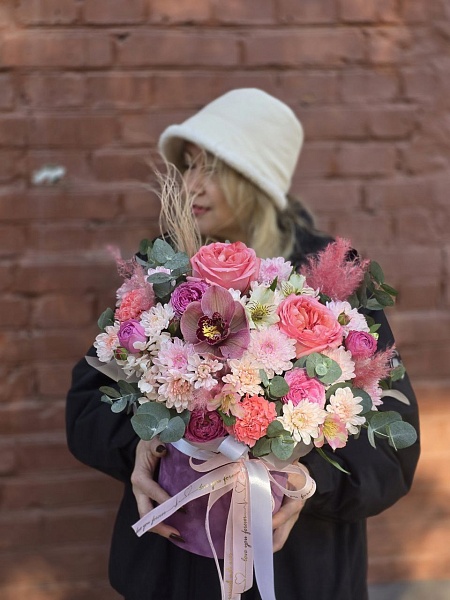 Композиция в шляпной коробке "Радость"