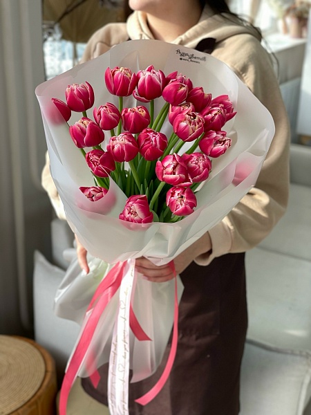 Букет из 25 пионовидных розовых тюльпанов