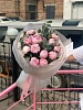 Букет из 13 розовых пионов Сара Бернар с эвкалиптом