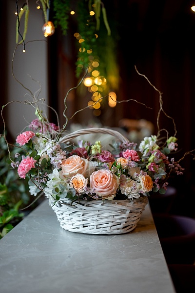 Цветочная корзина "Сладкий поцелуй"