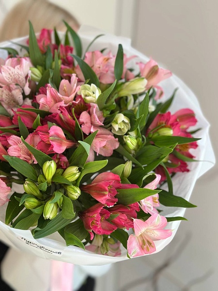 Букет из 15 альстромерий "Моей нежной"