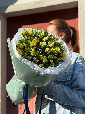 АКЦИЯ. Букет из 15 альстромерий "Банана" (250₽/шт)