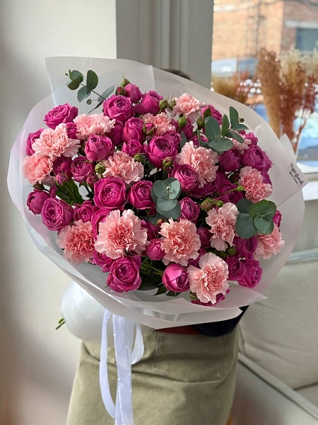 Дуо-букет с кустовой розой и гвоздикой