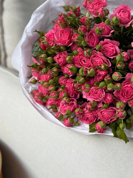 АКЦИЯ. Букет из 9 кустовых роз "Пинк деменшн"