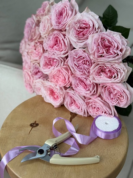 Букет из 25 пионовидных роз "Пинк охара"