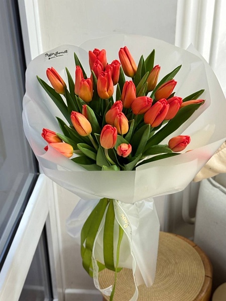 АКЦИЯ. Букет из 25 классических оранжевых тюльпанов