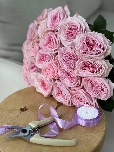 Букет из 25 пионовидных роз "Пинк охара"