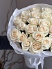Букет из 25 белых классических роз