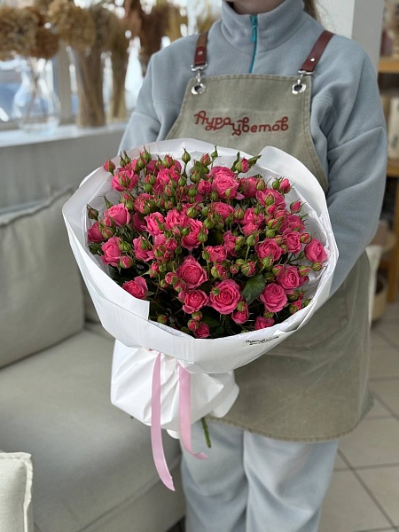 АКЦИЯ. Букет из 9 кустовых роз "Пинк деменшн"