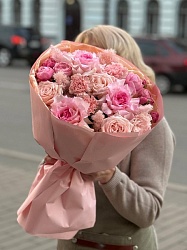 Букет с фразцузскими и пионовидными розами "Счастье мое" для мамы