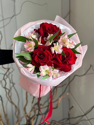 Букет с французскими розами "Валентинка" на 14 февраля