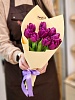 Букет из 11 классический фиолетовых тюльпанов Purple Prince
