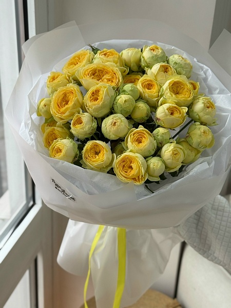 Букет из 9 кустовых пионовидных роз "Пиони Баблс"