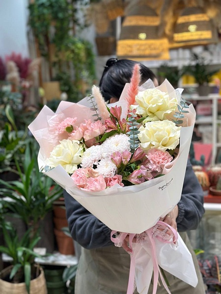 Букет с французскими розами "Рассвет"