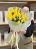 Букет из 25 классических желтых тюльпанов