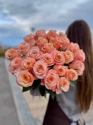 Букет "Для той самой" из 25 сортовых пионовидных роз