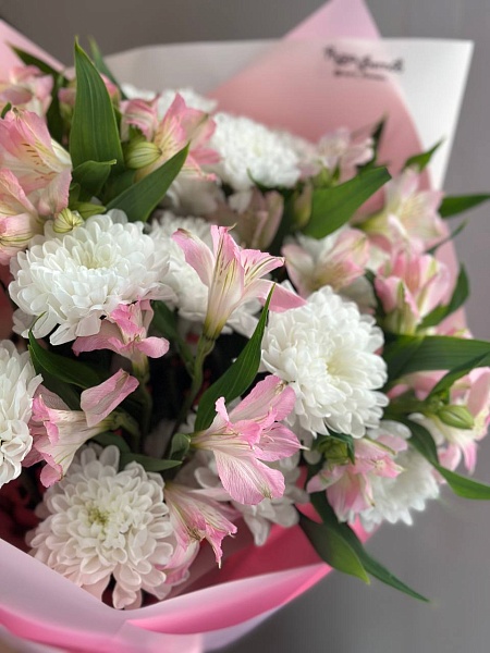 Букет из хризантем и альстромерий  "Мечта" 