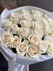 Букет из 25 белых классических роз