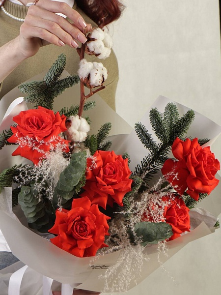 Букет из французских роз и нобилиса "Зимний сон"