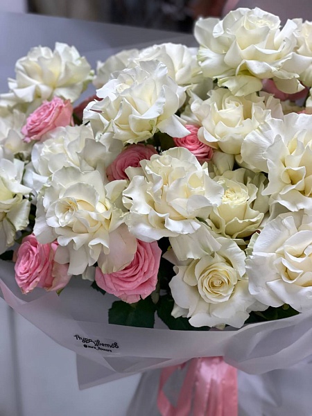 Букет с французскими розами "Счастливая пора"