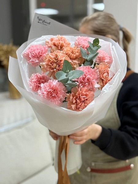 Букет из 11 гвоздик "Карамельный вкус"