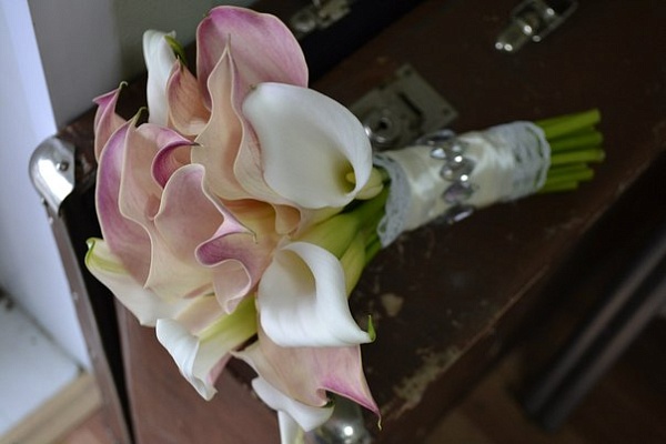 Букет невесты «Грация цветка» из калл №32