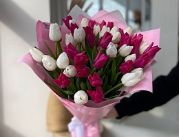 Что подарить женщинам на 8 марта?