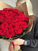 Акция. Букет “Крафтовый” из 25 красных Российских роз.